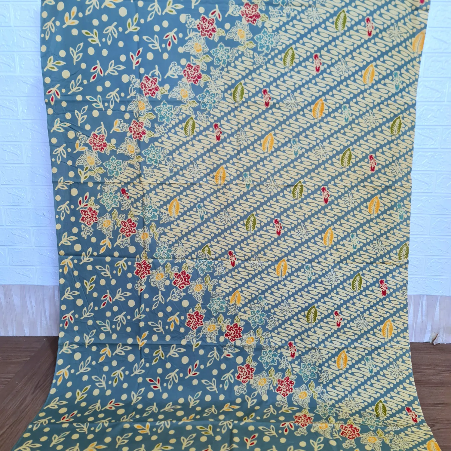 Kain Batik Colet Udan Liris Buketan Tosca
